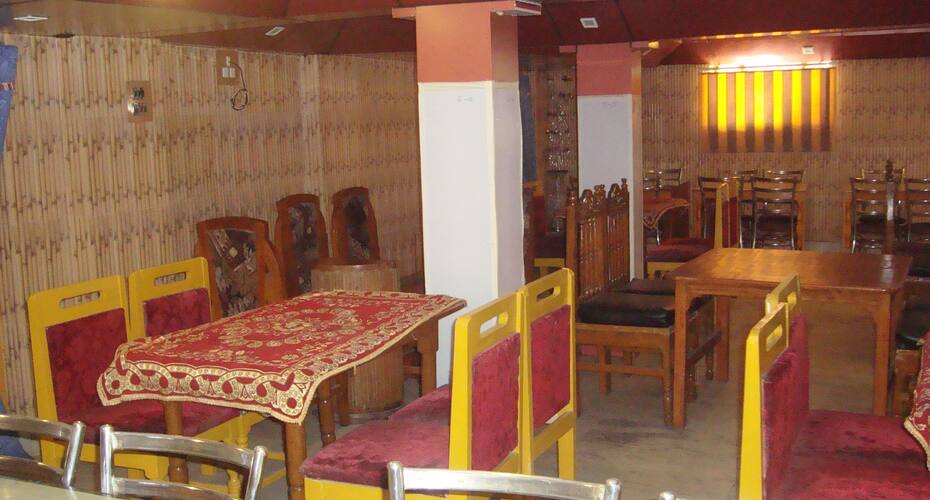 Hotel Al-Zahoor Inn, Srinagar 5